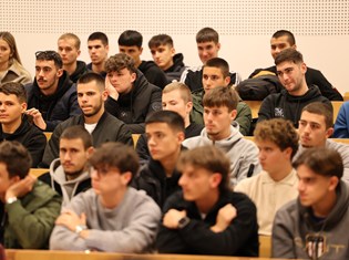 2025-12-05 19-14-21.jpeg